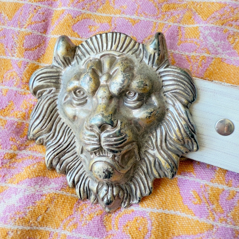 Genuine Leather Belt with Lion Head Buckle, size 34, fits 31 to 34